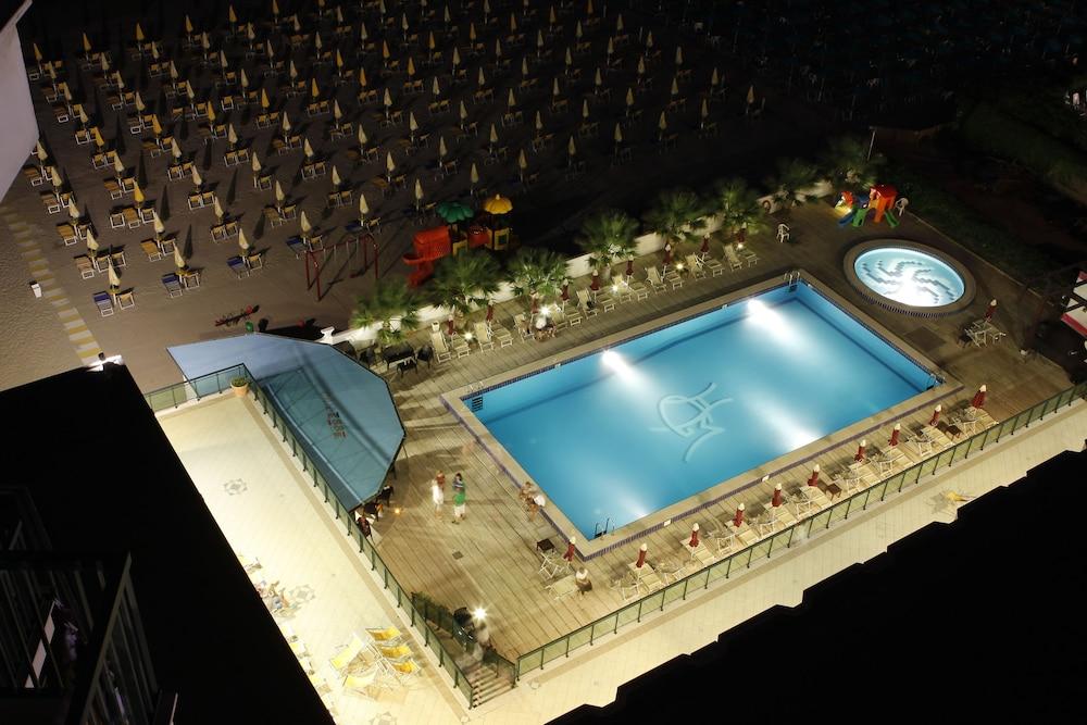 Club Esse Mediterraneo Montesilvano Marina Екстериор снимка