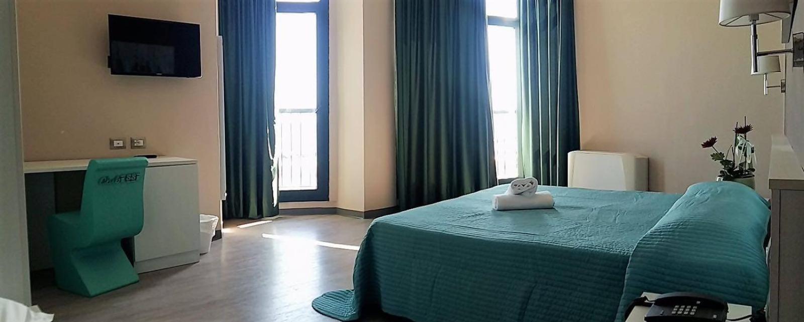 Club Esse Mediterraneo Montesilvano Marina Екстериор снимка