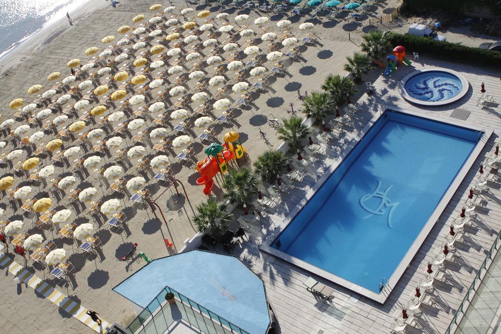 Club Esse Mediterraneo Montesilvano Marina Екстериор снимка