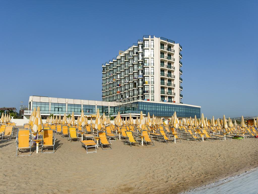 Club Esse Mediterraneo Montesilvano Marina Екстериор снимка