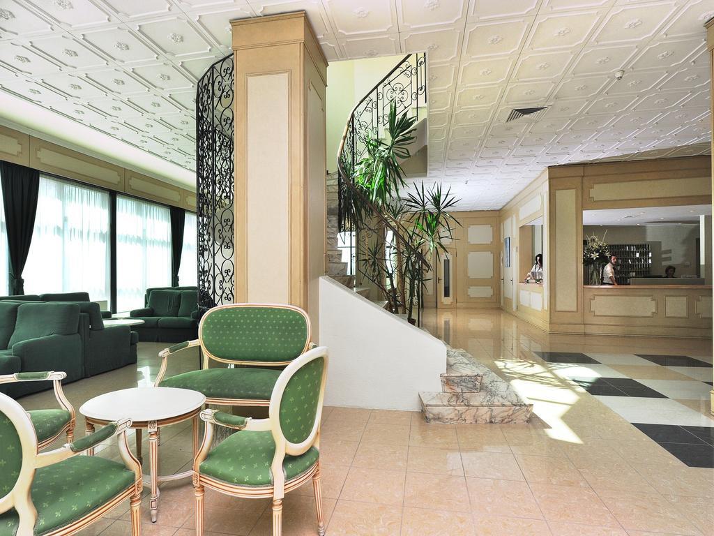 Club Esse Mediterraneo Montesilvano Marina Екстериор снимка