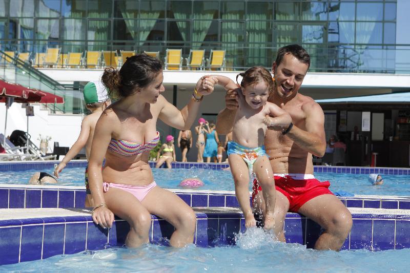 Club Esse Mediterraneo Montesilvano Marina Екстериор снимка